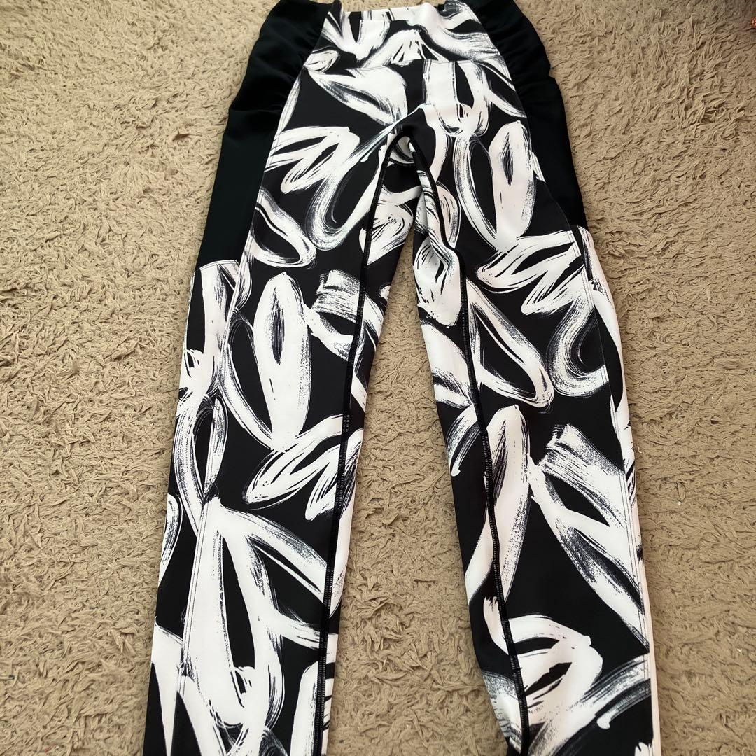 【SUKALA 】ハートプリント ブラトップ＆レギンス　セットアップ