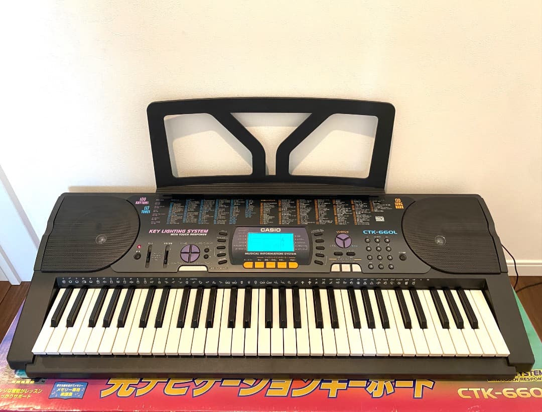 た*う様 美品！動作確認済み CASIO 電子キーボード CTK-660L 譜面