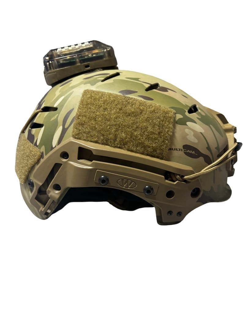 ヘルメット マルチカム　チームウェンディ