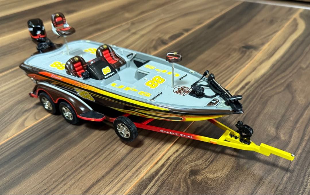 CASTAWAY 1/24スケール バスボート　ダイキャストモデル