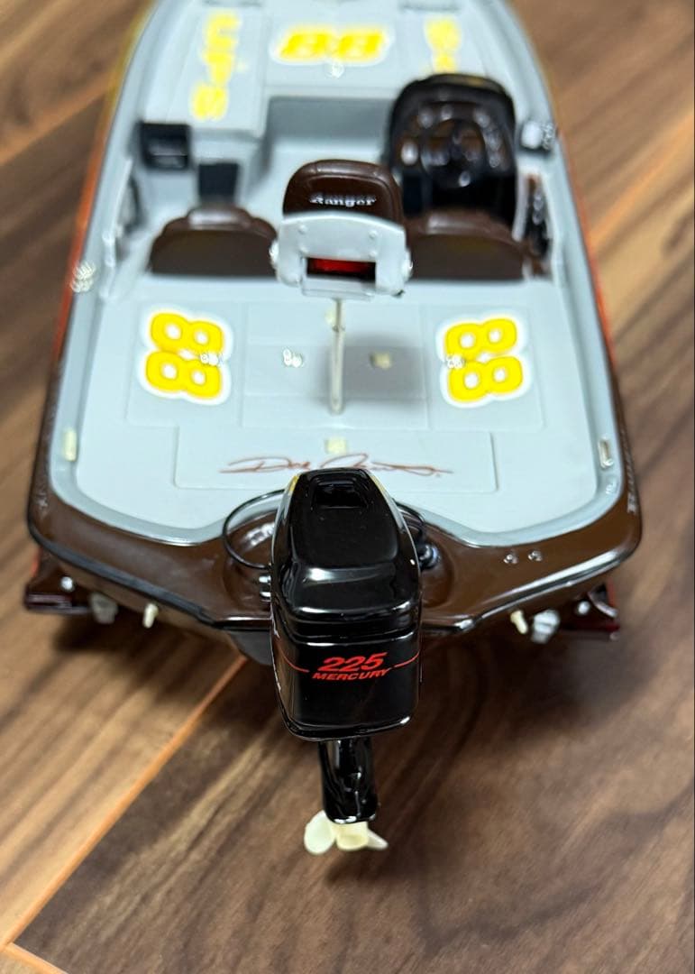 CASTAWAY 1/24スケール バスボート　ダイキャストモデル