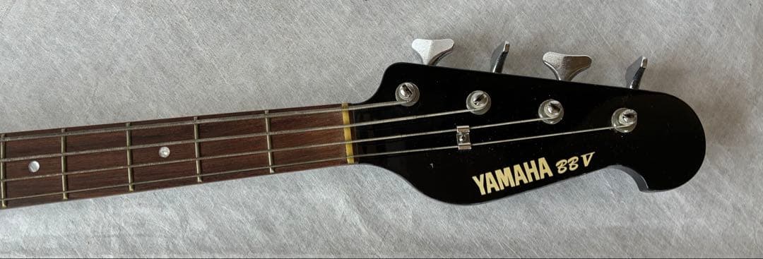 ヤマハBBVエレキベース ・ソフトケース・ストラップ・ケーブル付き