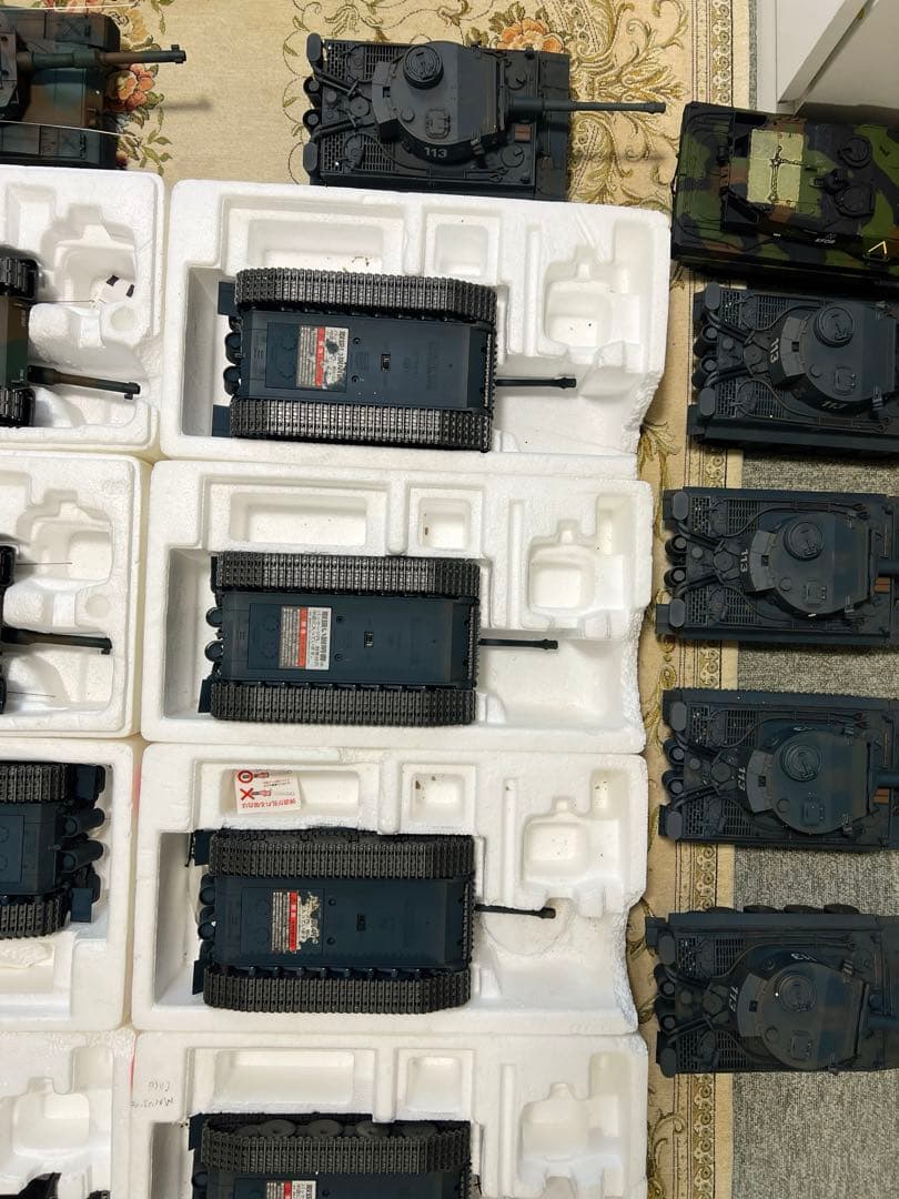 [訳あり] 東京マルイ戦車19台セットまとめ売り