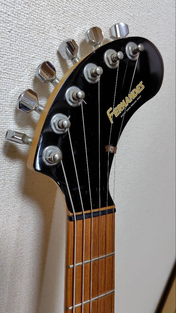 ZO3フェルナンデスエレキギター ブラック 6弦