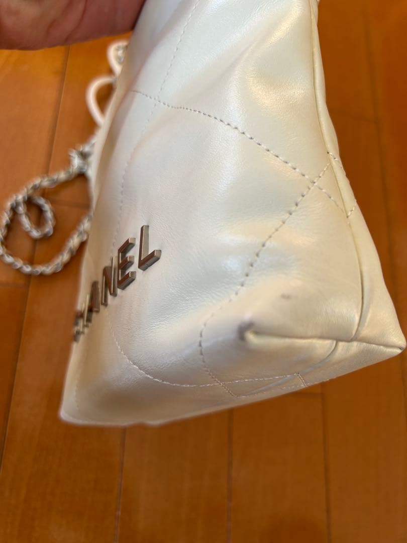 シャネル　ショルダーバッグ　白　ノベルティ