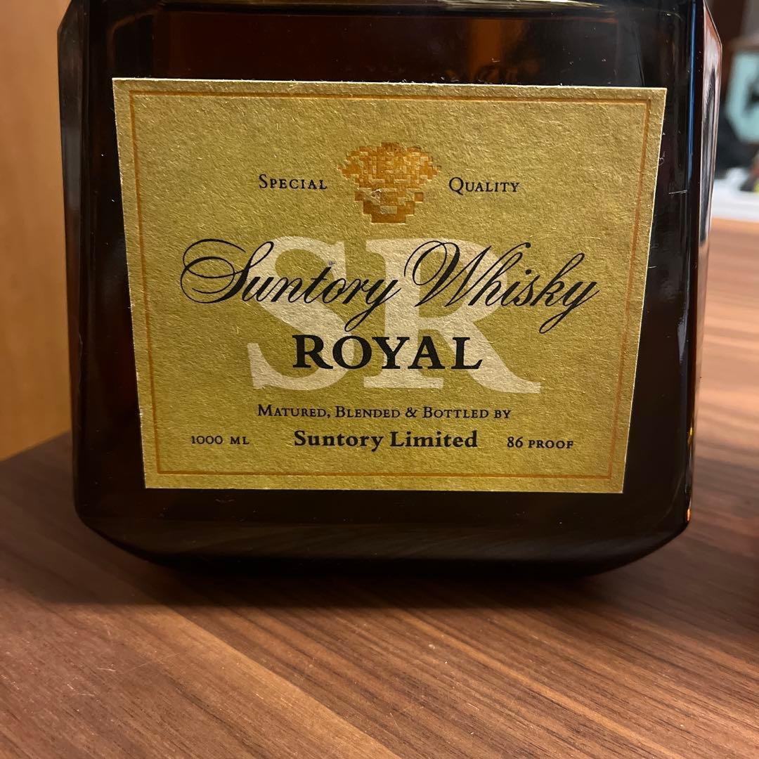 サントリーローヤル 1000mlと クレスト12年700mlの2本セット