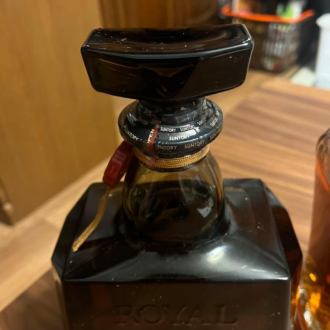 サントリーローヤル 1000mlと クレスト12年700mlの2本セット