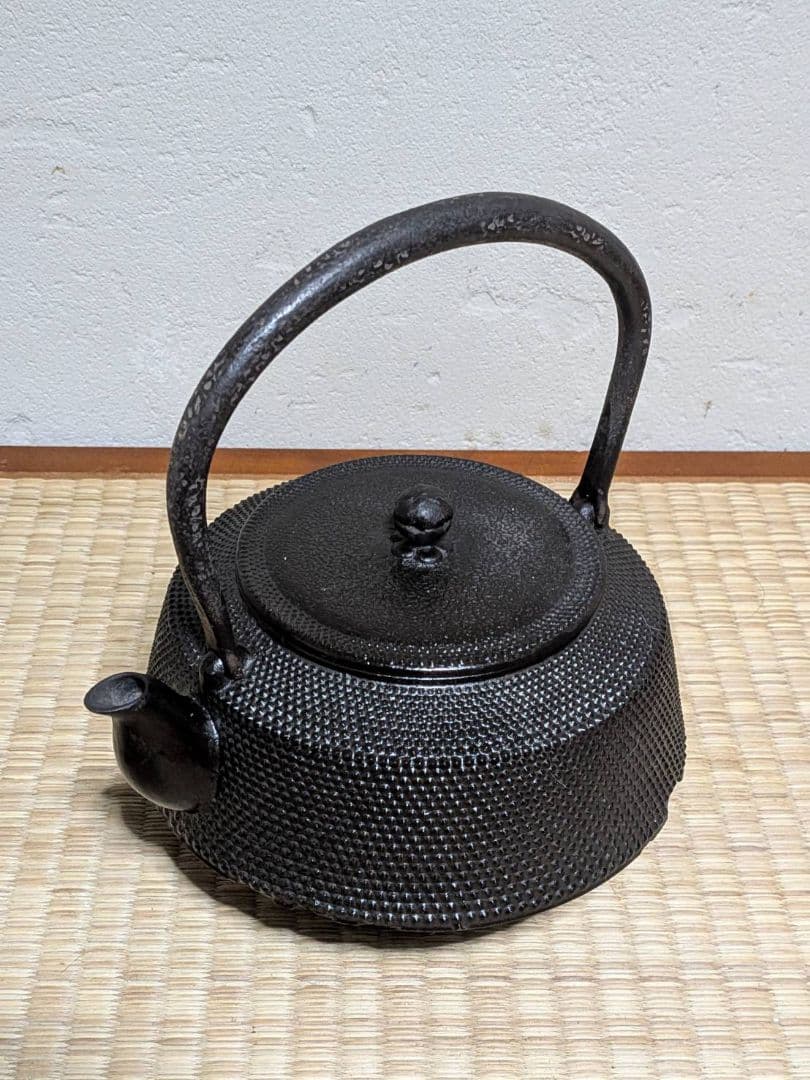 未使用 南部鉄器 南部鉄瓶 南部栄堂 松模様 記名あり 茶道具 アンティーク