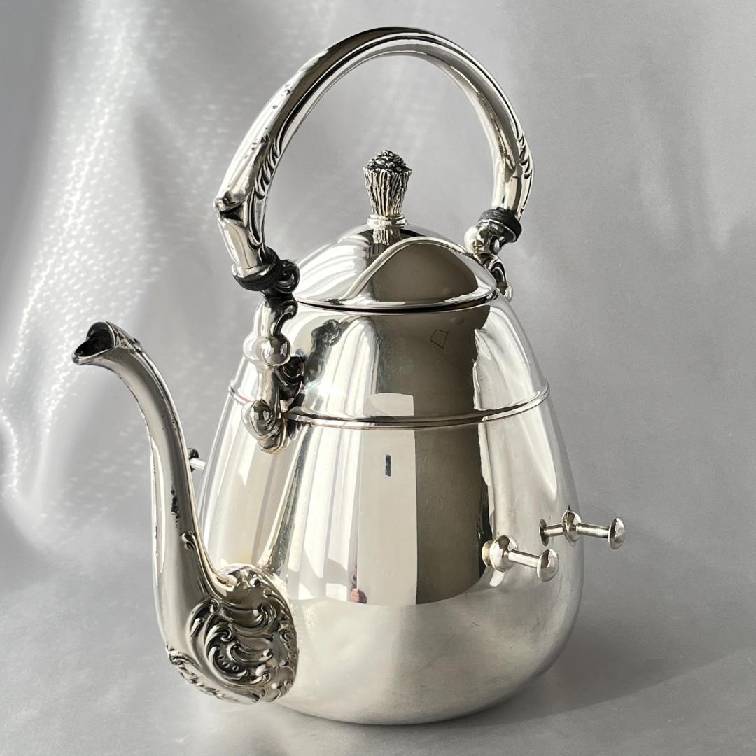 【Sheridan】ビクトリアンのティーケトル スタンド / バナー