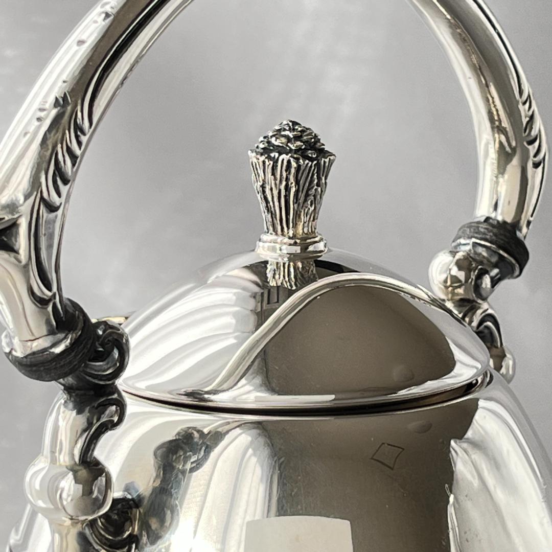 【Sheridan】ビクトリアンのティーケトル スタンド / バナー