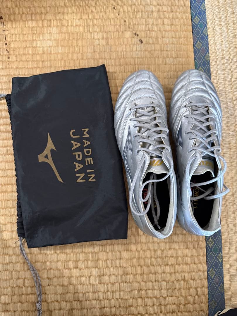 Mizuno モレリアネオ4シルバー