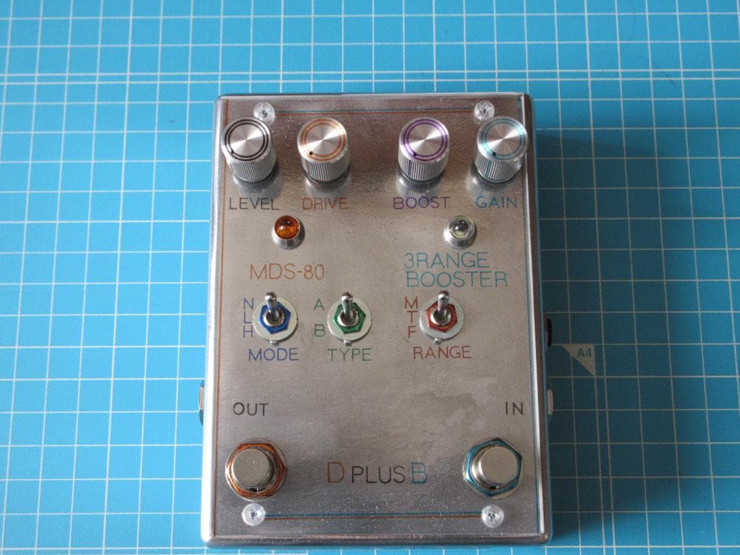 ディストーションとブースターがセットのハンドメイドエフェクター