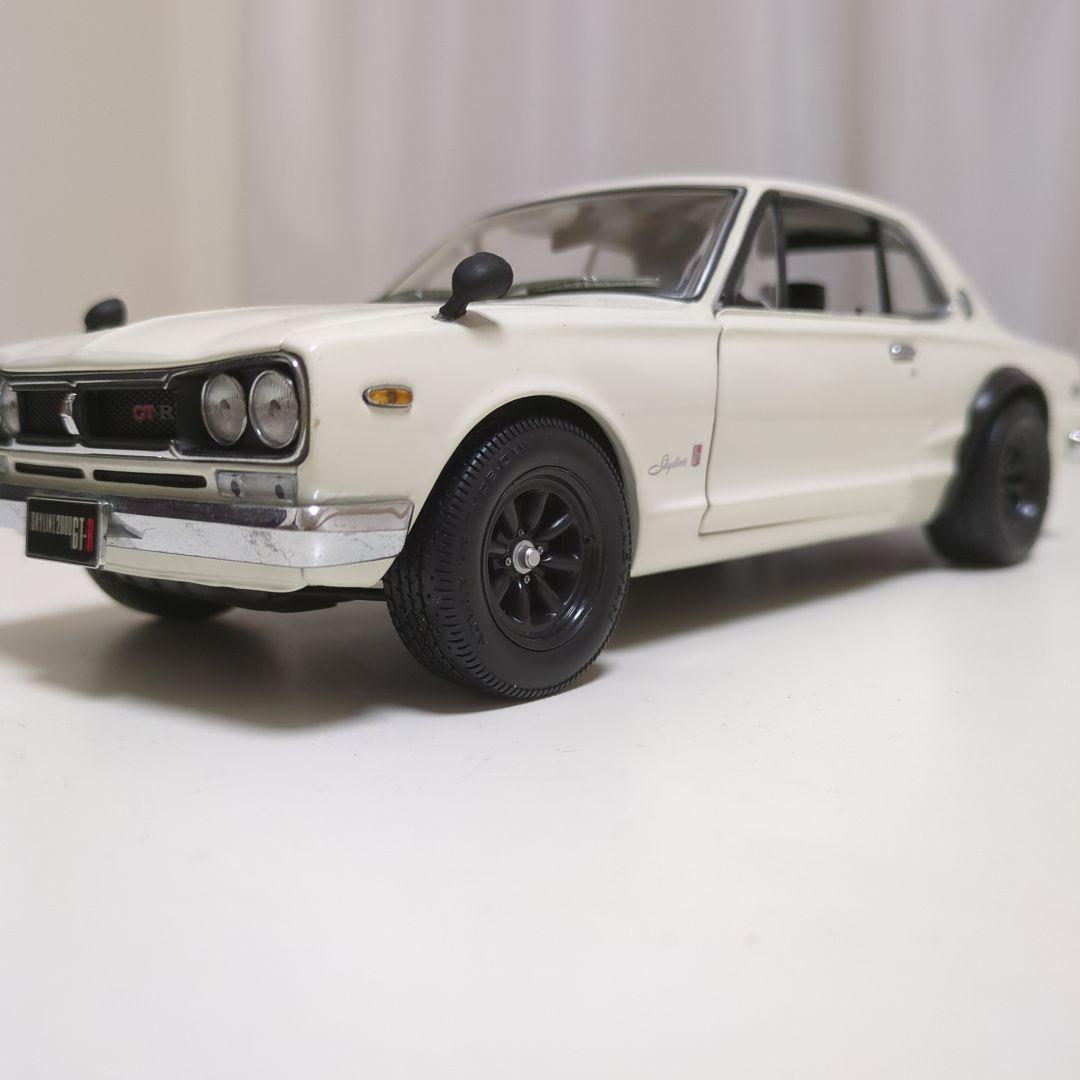 スカイライン2000ＧTR　1/18スケール　ホワイト