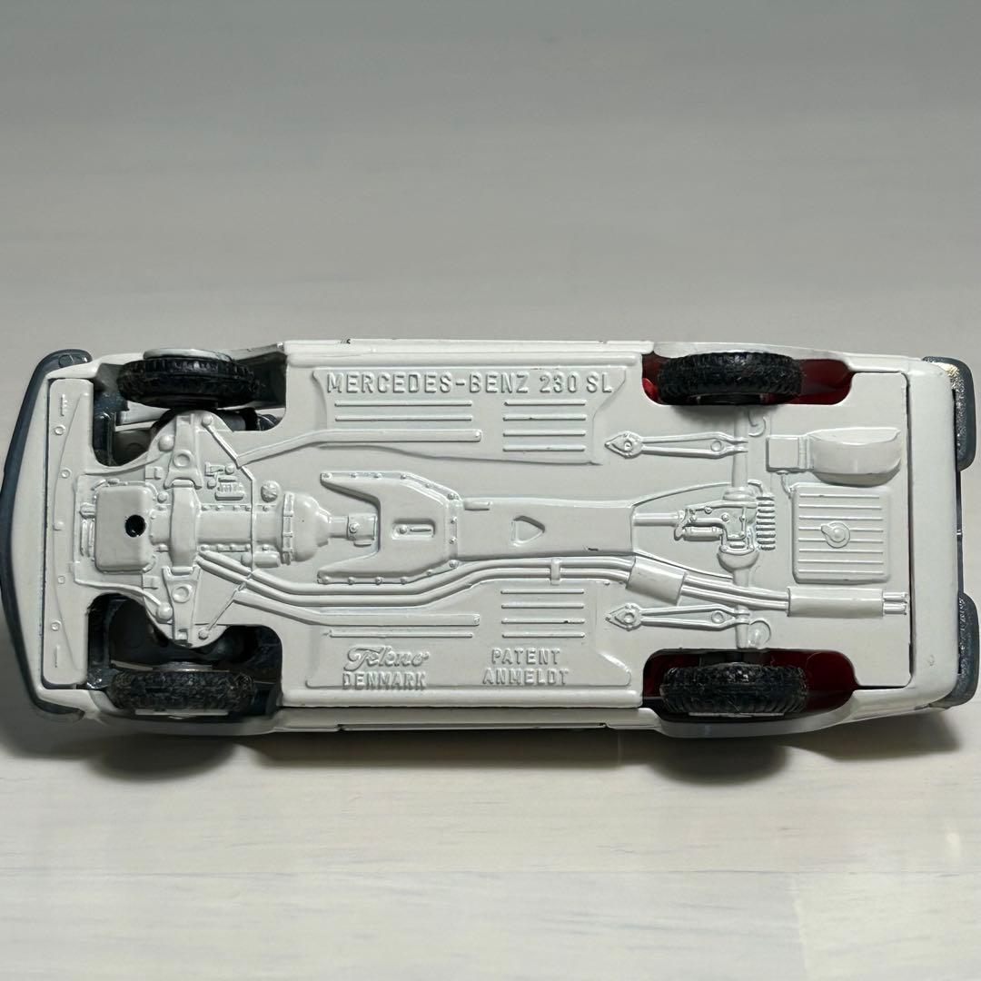 Tekno Mercedes-Benz 230 SL コンバーチブル