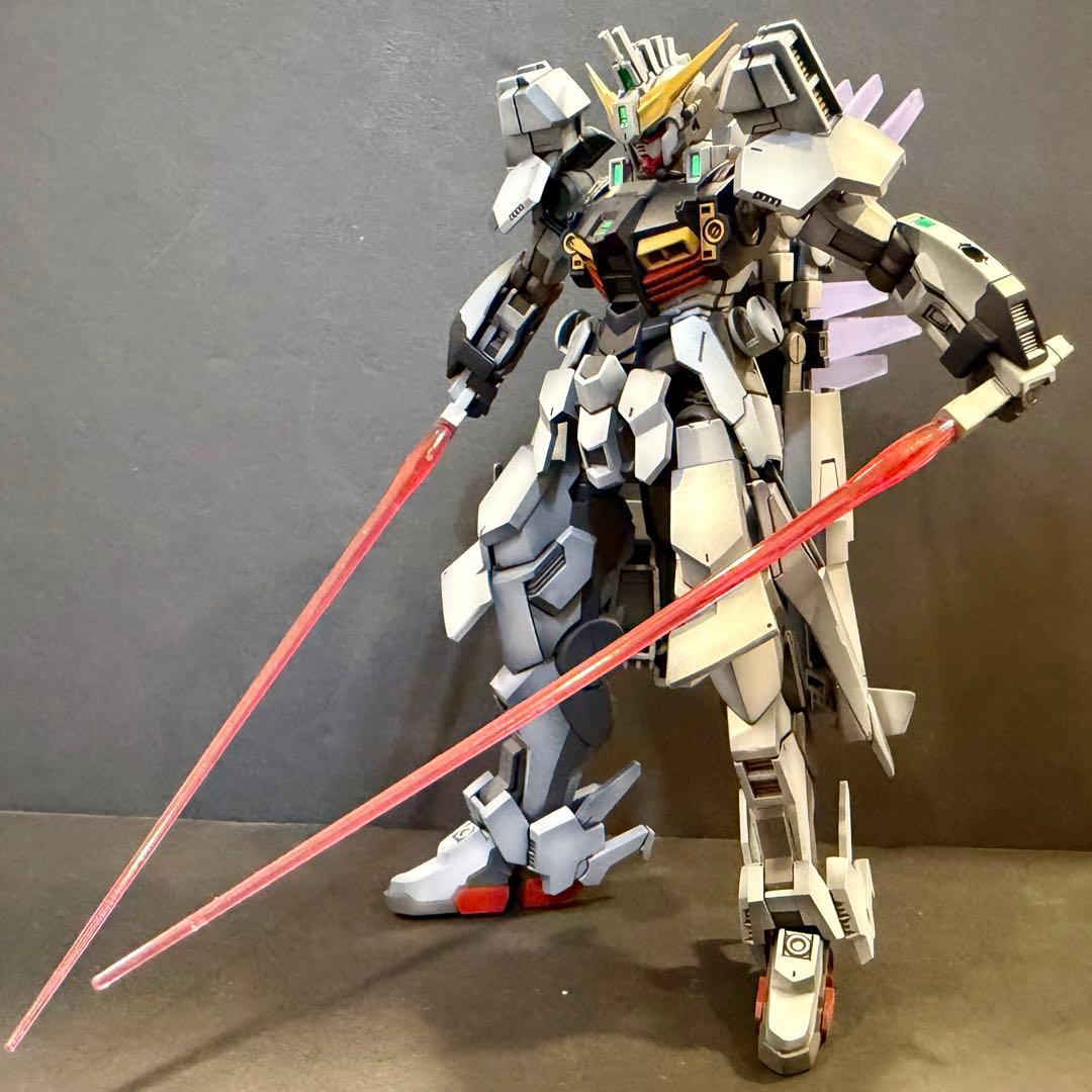 HG 1/144ガンダムジリウス 塗装済 完成品