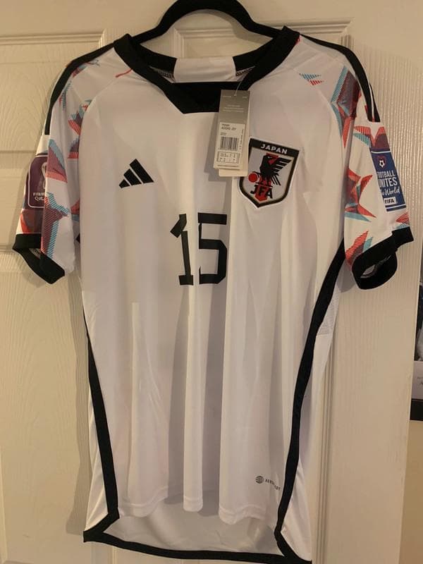 【新品タグ付・直筆サイン】日本代表 2022 アウェイ ユニフォーム 鎌田大地
