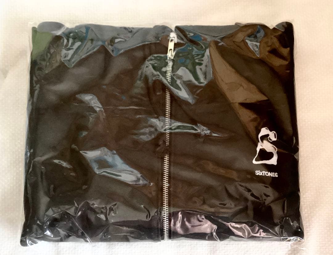 即日発送可、価格交渉可◆SixTONES MILESixTONES パーカー