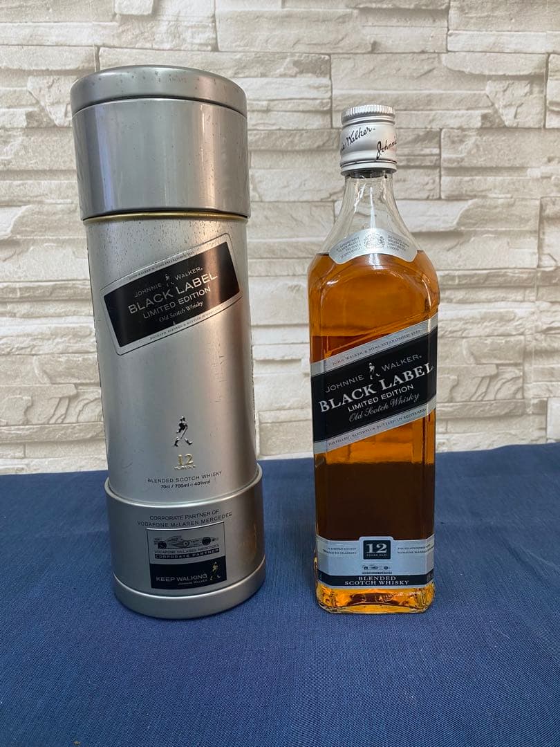ジョニーウォーカー　12年　ブラックラベル　700ml 限定版