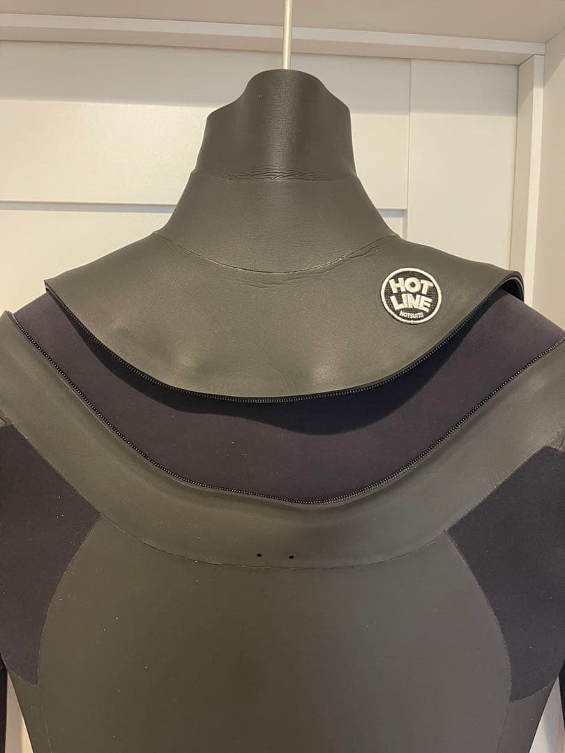 HOTLINE 4/3㍉セミドライフルスーツ ウェットスーツ 黒　ホットライン