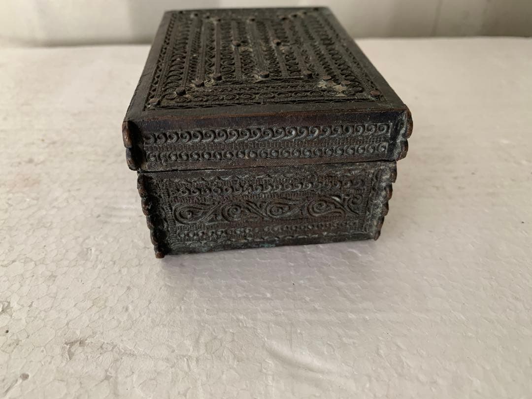 古銅製 細密文 宝箱 置物 小物入れ