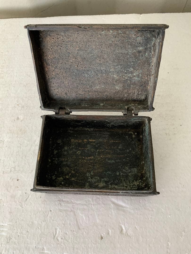 古銅製 細密文 宝箱 置物 小物入れ