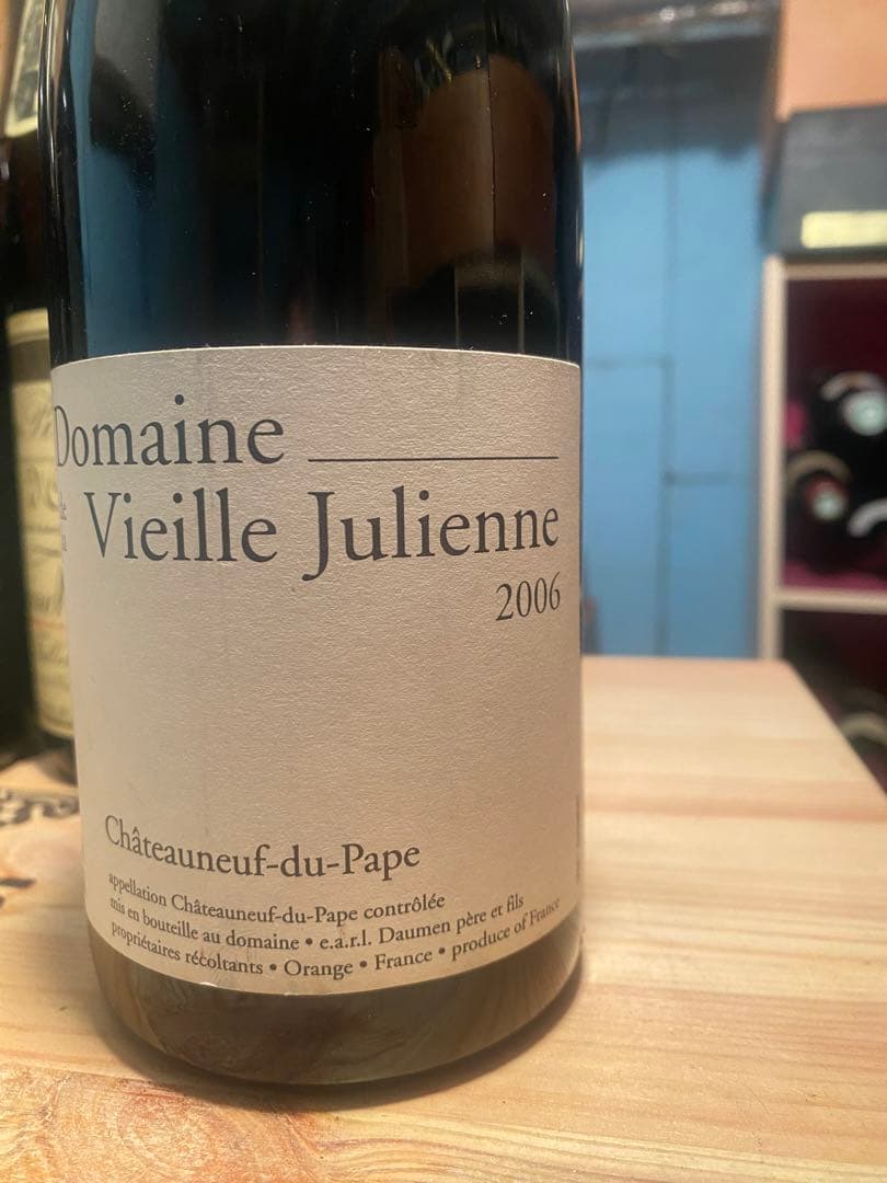ドメーヌ ド ラ ヴィエイユ ジュリアンヌ シャトー・ヌフ・デュ・パプ 2006