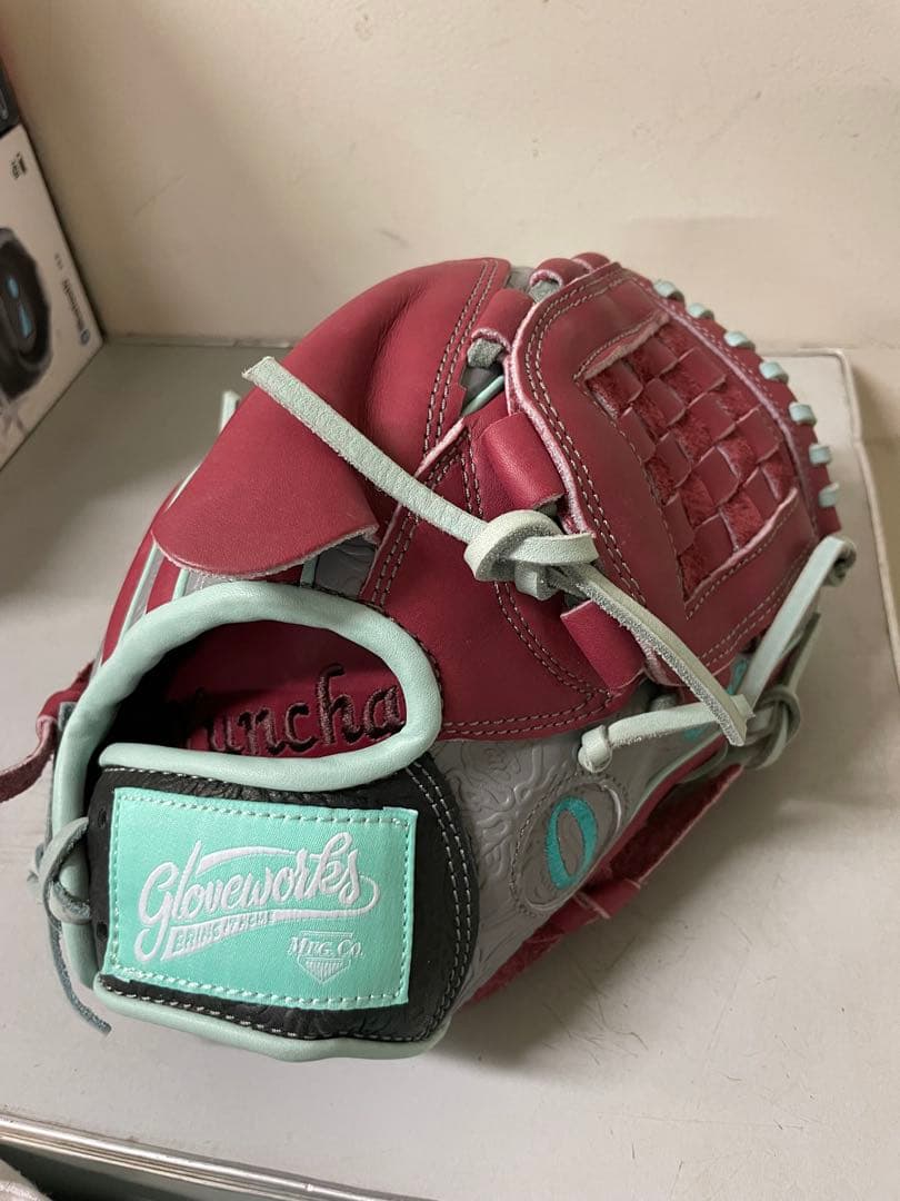 や*ん様 Gloveworks 軟式グローブ 赤/ミント
