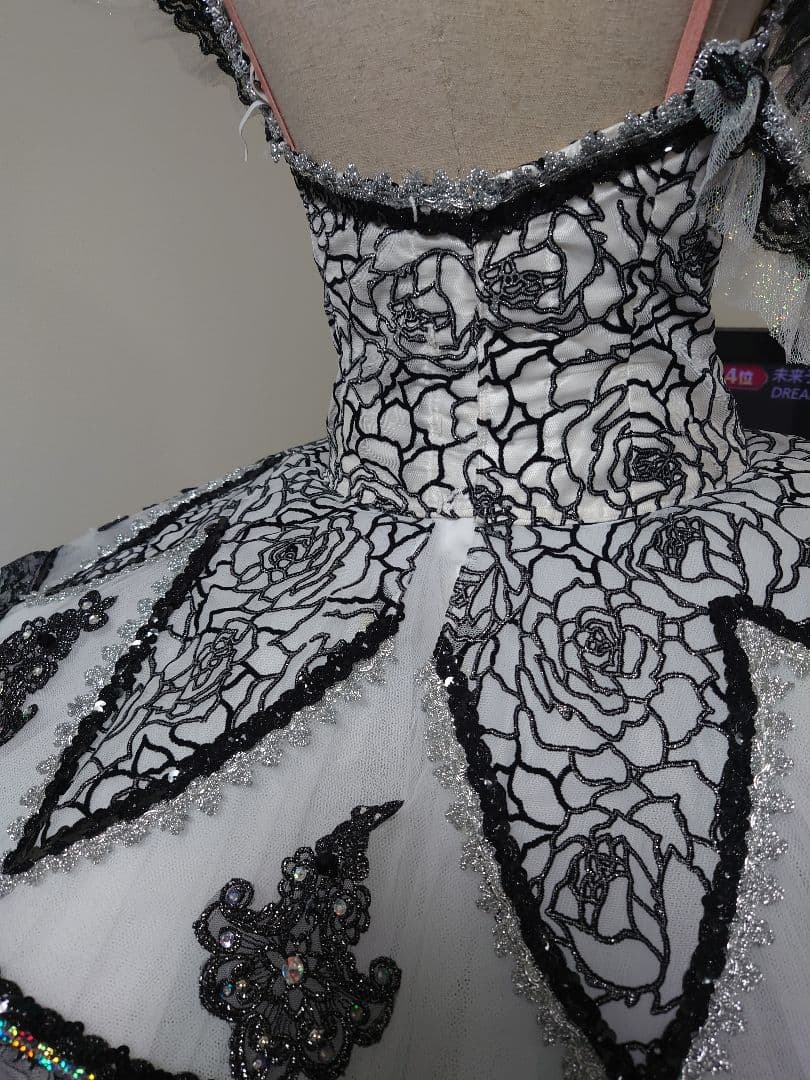 バレエ衣裳コスチューム白×黒:パキータ/サタネラ/アレルキナータ付属品付美品