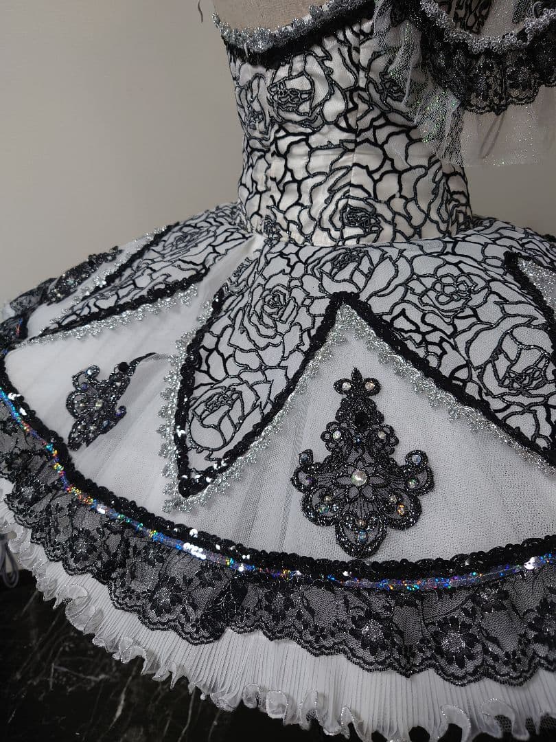 バレエ衣裳コスチューム白×黒:パキータ/サタネラ/アレルキナータ付属品付美品