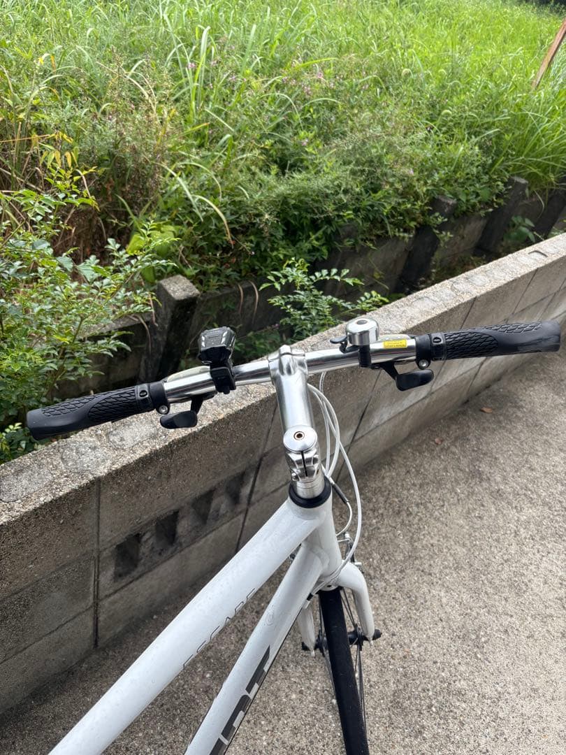 【引き取り　名古屋限定】GIANT ESCAPE R3 Ｍサイズ白色