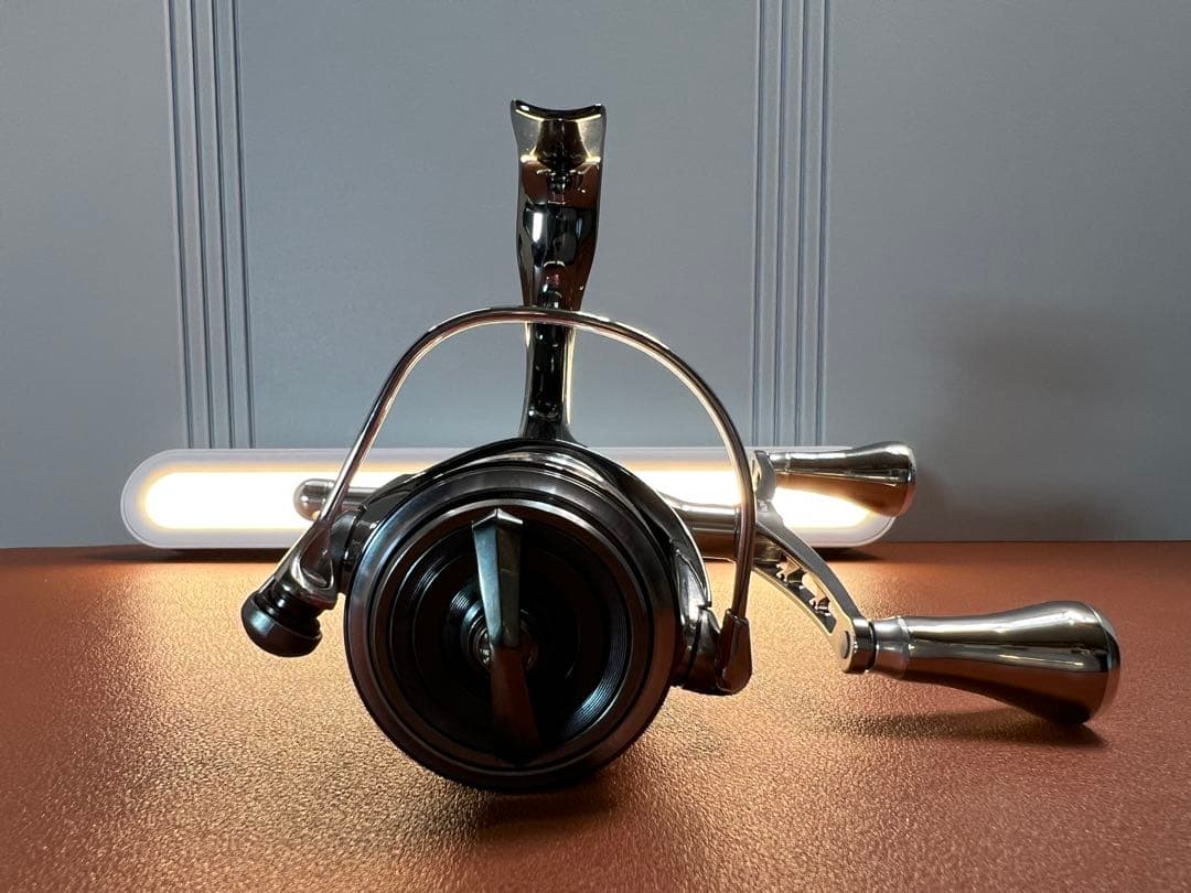 お特品！【未使用】ダイワ スピニングリール 22イグジスト LT2500S-XH