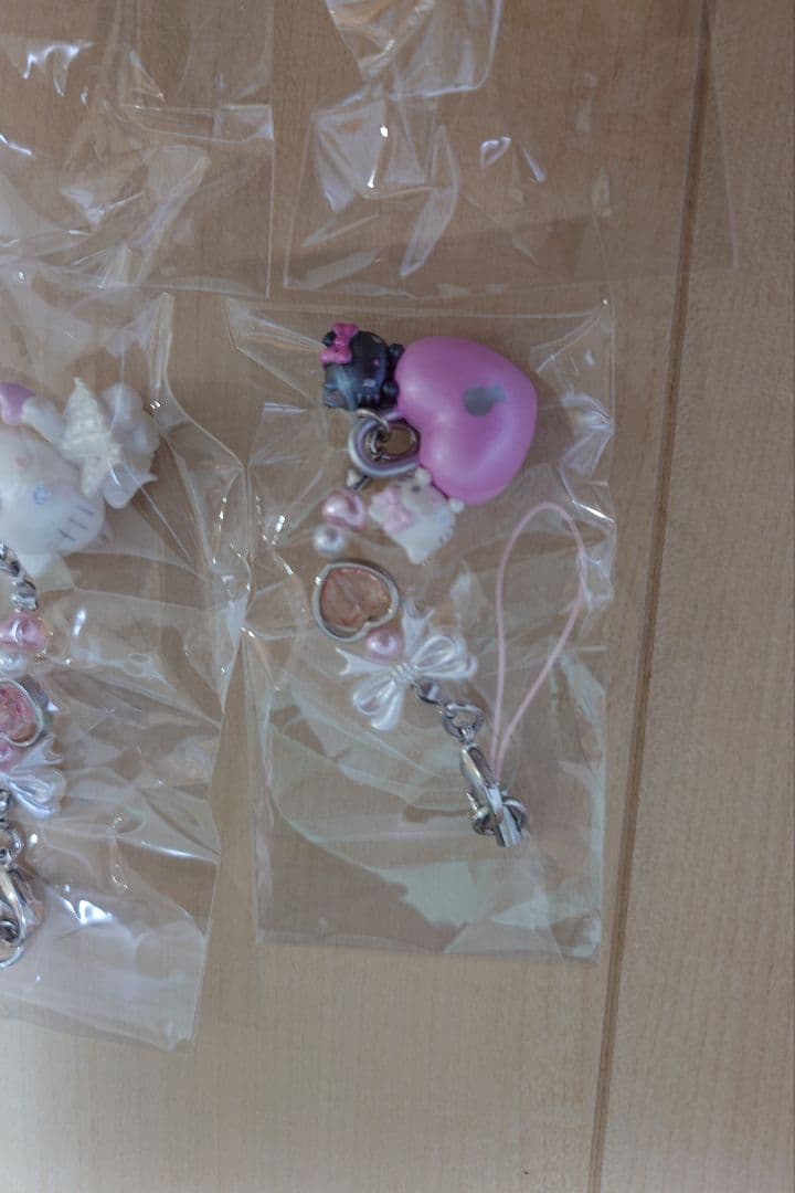 ♡新品♡キティ　エンジェル&デビル　シークレットストラップセット