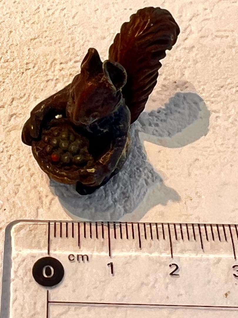 ビエナブロンズ　リスのフィギュア　ミニチュア