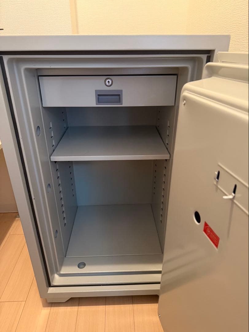 Sentry 金庫 グレー 2段棚付き