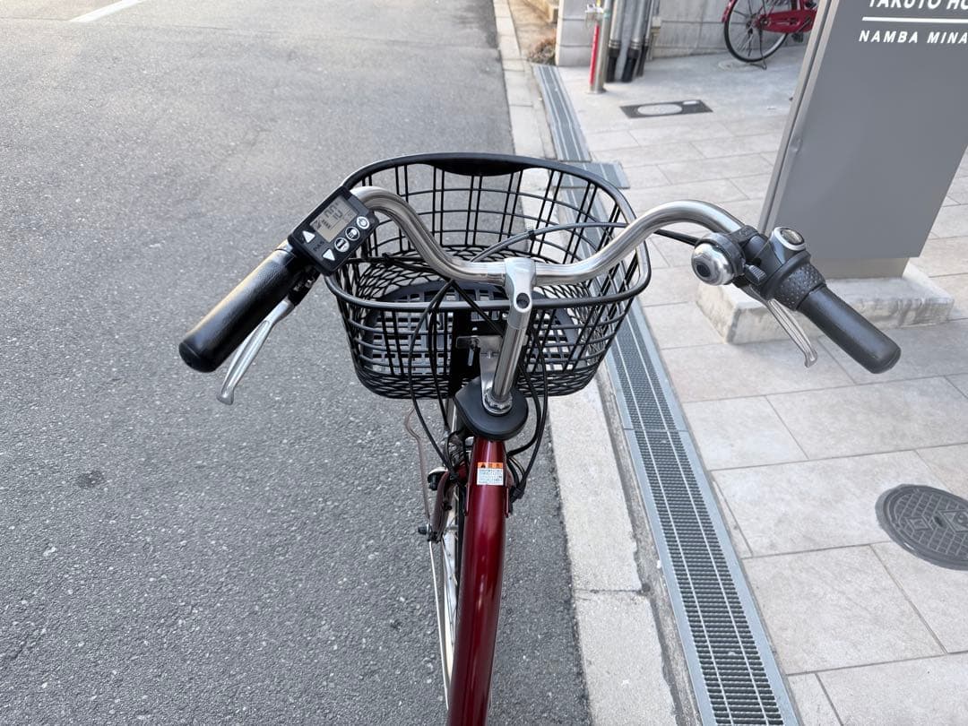 大阪府　ヤマハ　 電動アシスト自転車 赤 前カゴ付き