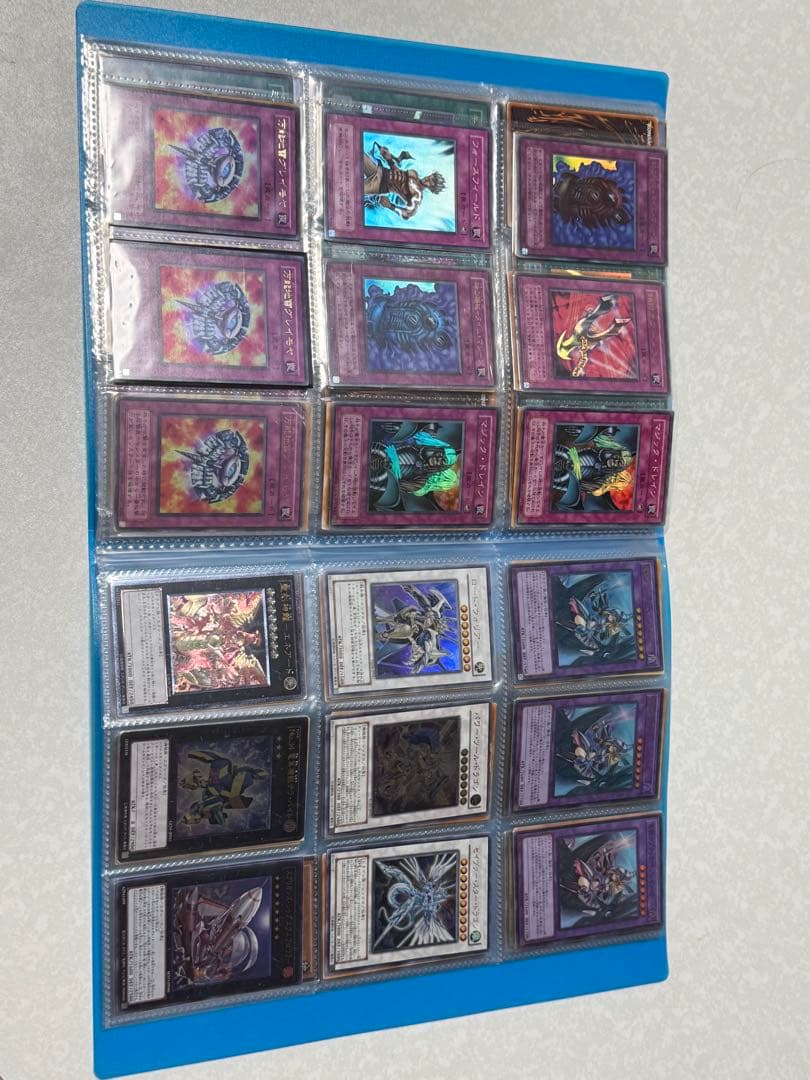 【超メルカリ市特別価格】遊戯王　引退品　ファイル　SR500枚以上