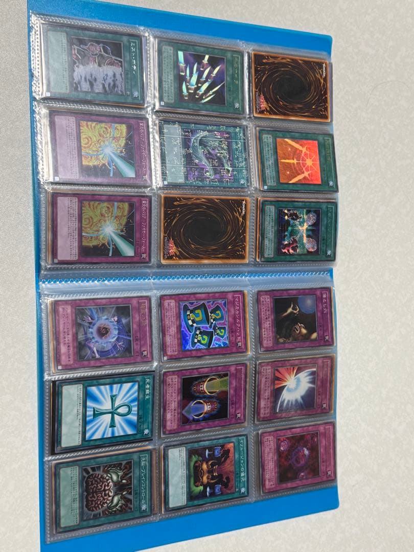 【超メルカリ市特別価格】遊戯王　引退品　ファイル　SR500枚以上