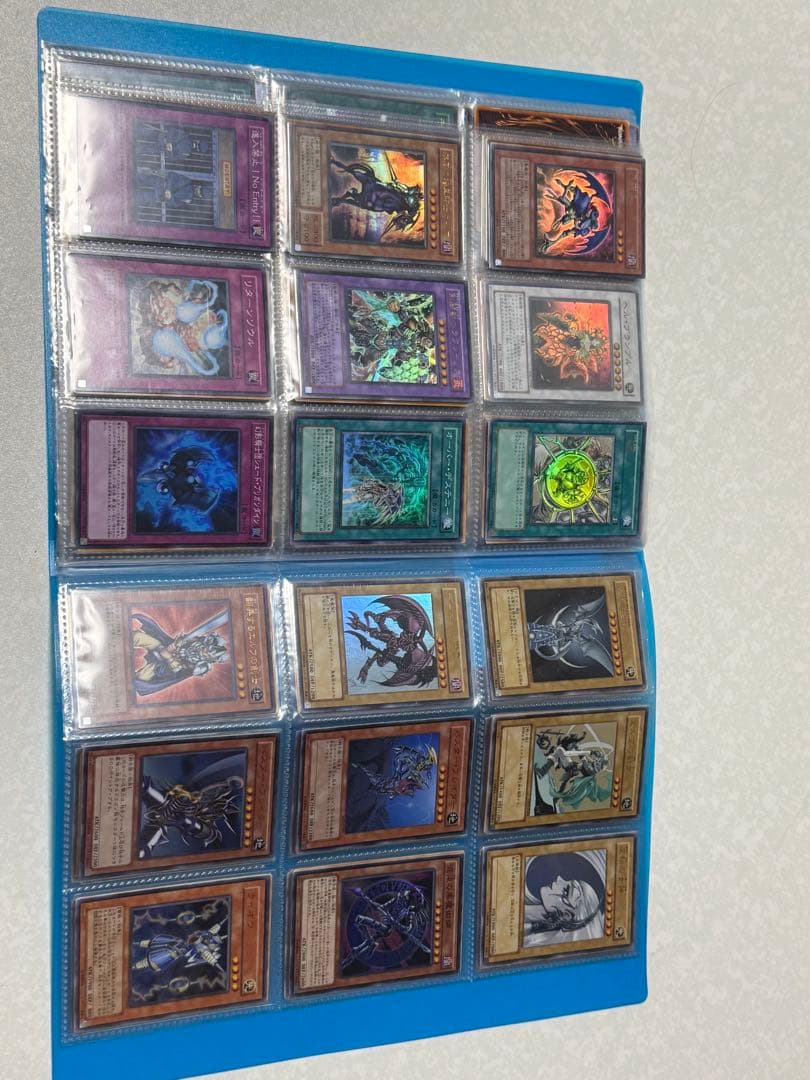 【超メルカリ市特別価格】遊戯王　引退品　ファイル　SR500枚以上