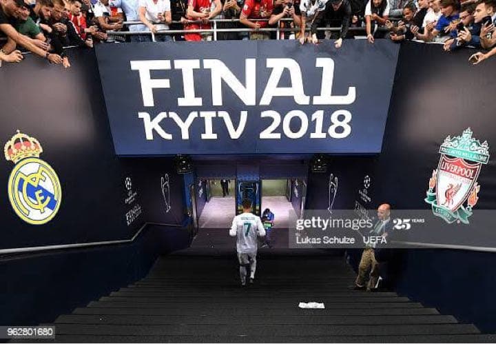 ロナウド　支給ユニフォーム　レアルマドリード　CL決勝　3連覇　ポルトガル代表