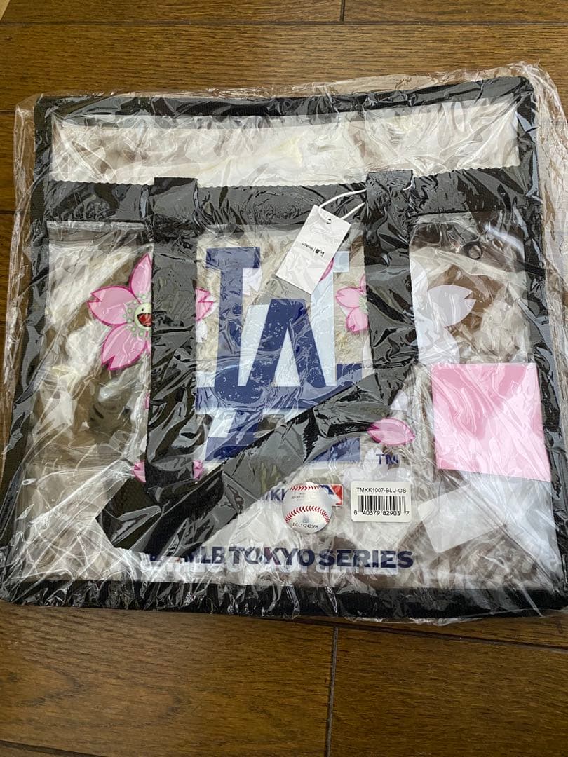 東京シリーズ 桜デザイン バッグ　ドジャース　村上隆