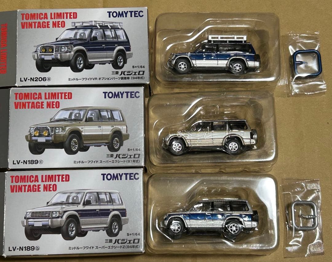 トミカリミテッドヴィンテージネオ 三菱パジェロ ミッドルーフワイド 3台セット
