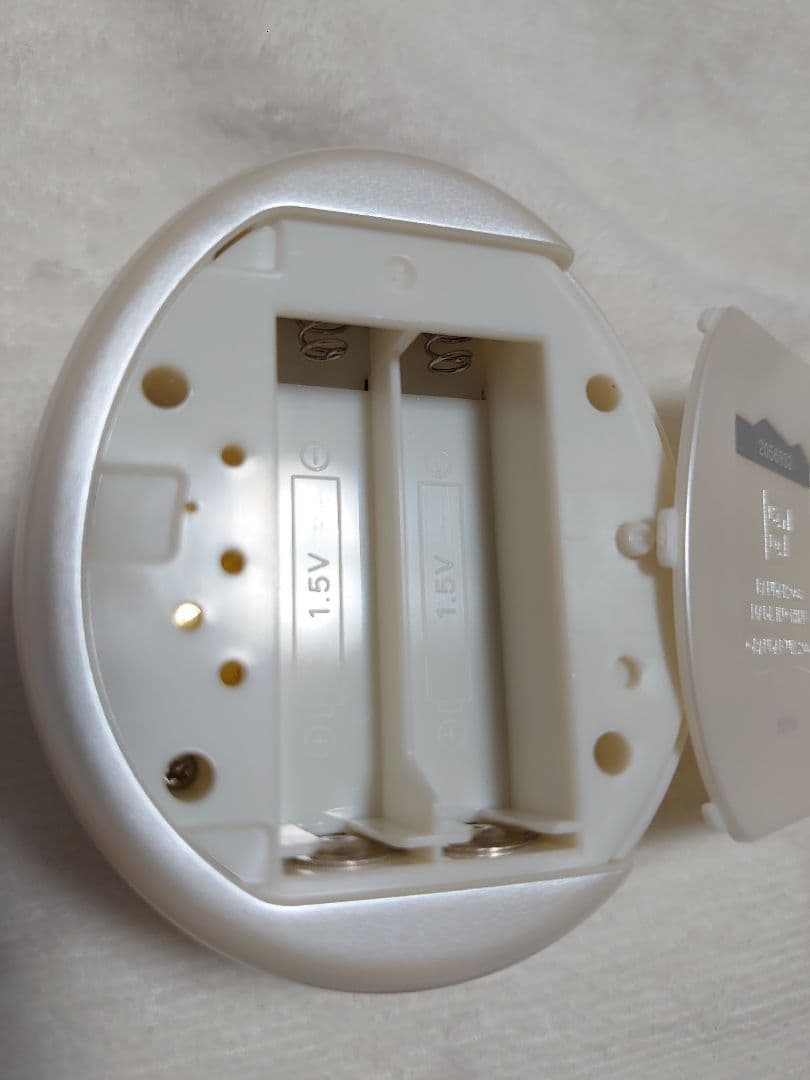 たまごっちプラスカラー　エグモっち　ホワイト　EXILEコラボ　バンダイ