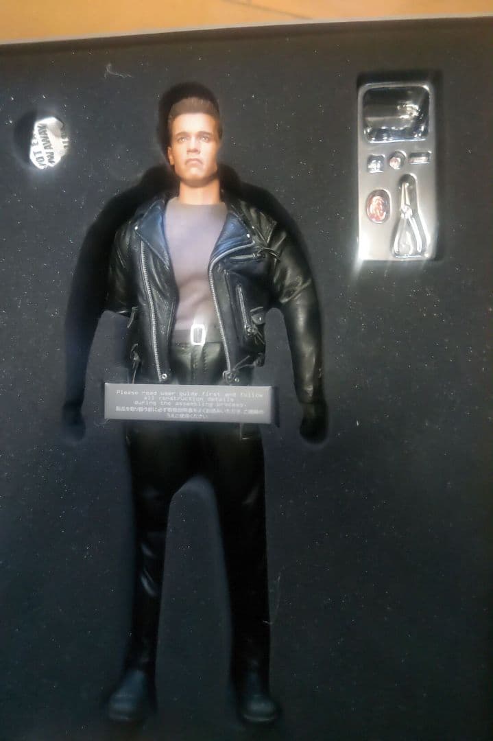 マ*ン様 ホットトイズDX ターミネーター2 T-800 フィギュア 1/6スケ