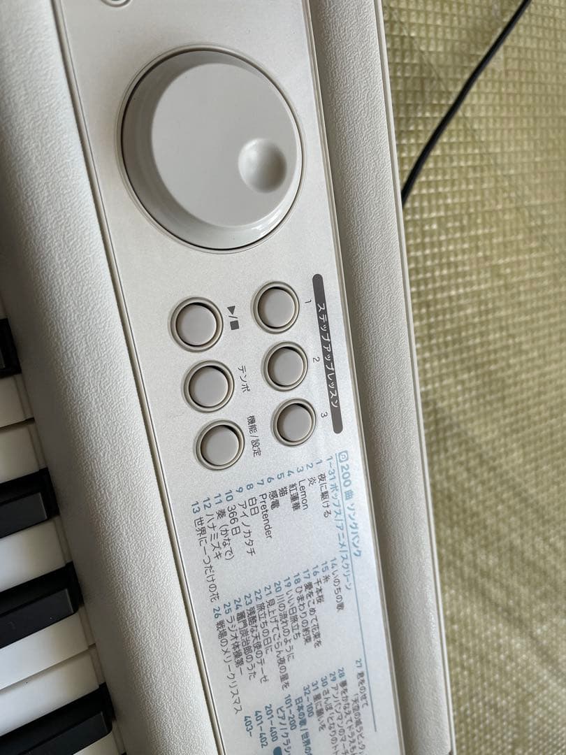 カシオ(CASIO)光ナビゲーション電子キーボード LK-520　61鍵盤