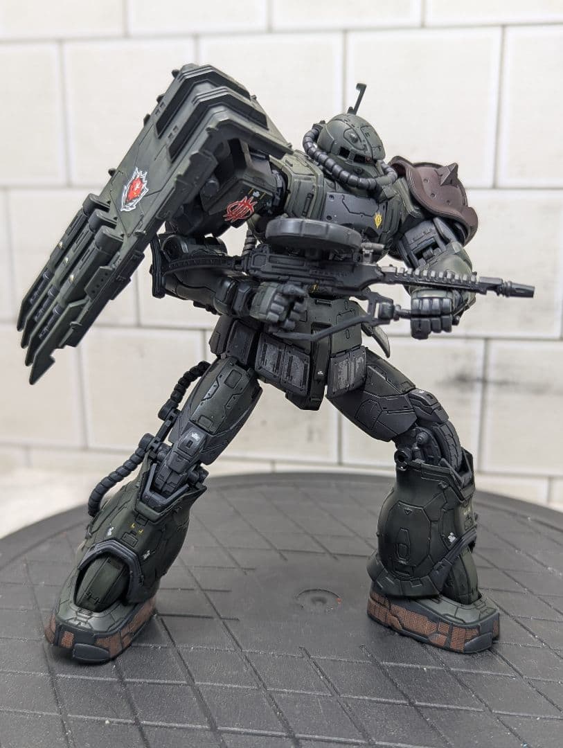 復讐のレクイエム HG MS−06F ザクⅡ FTYPE ルショ―ン機 完成品