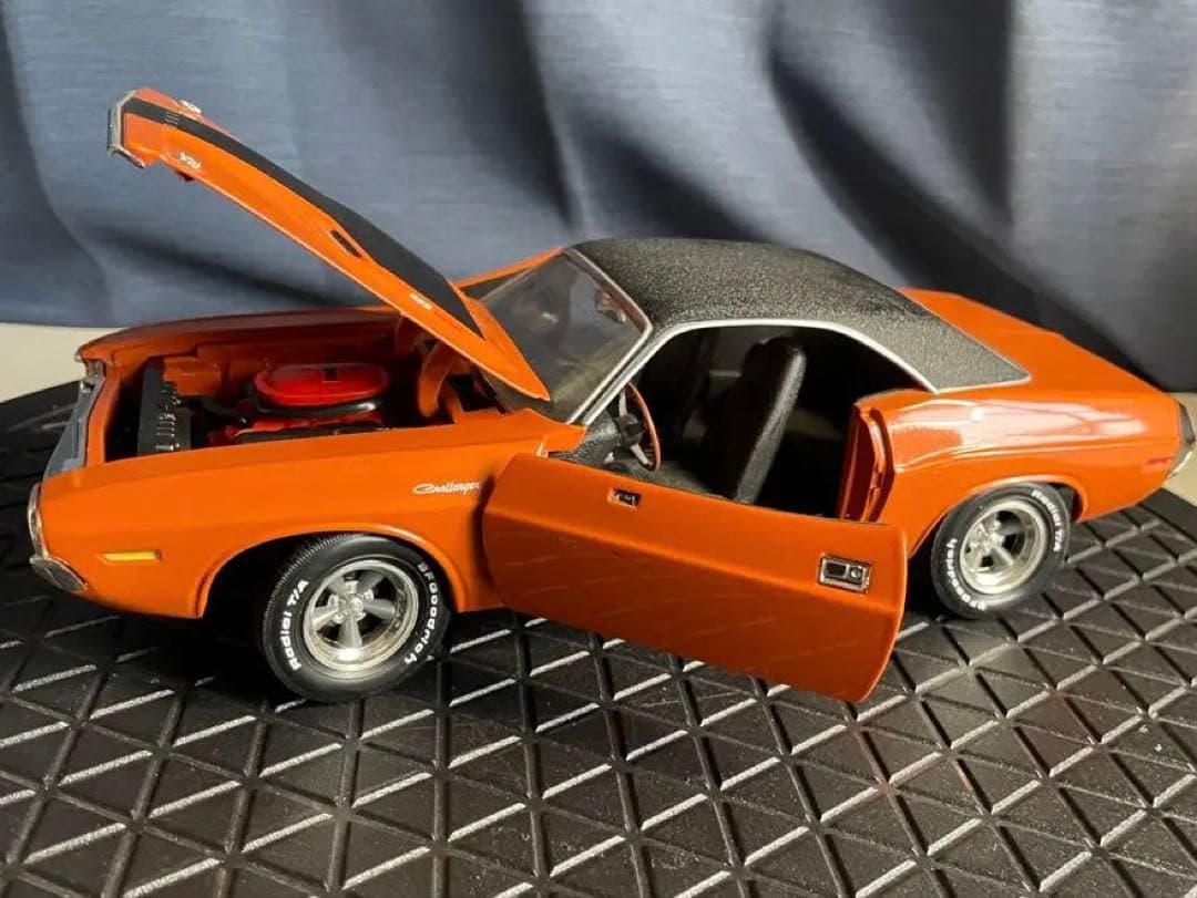 ジャンク 1/18Dodge Challenger