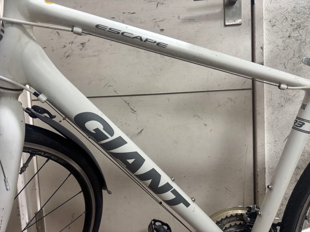 Giant Escape ジャイアント　クロスバイク ホワイト