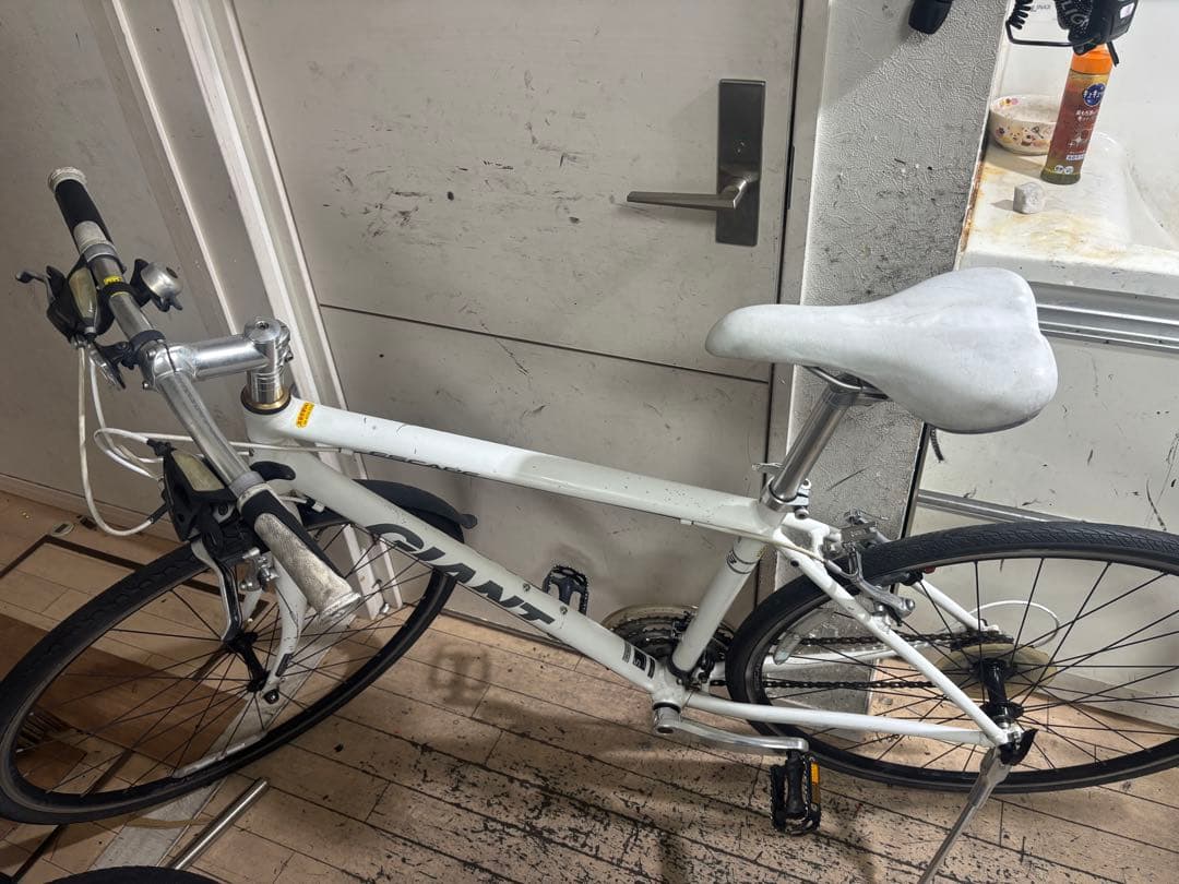 Giant Escape ジャイアント　クロスバイク ホワイト