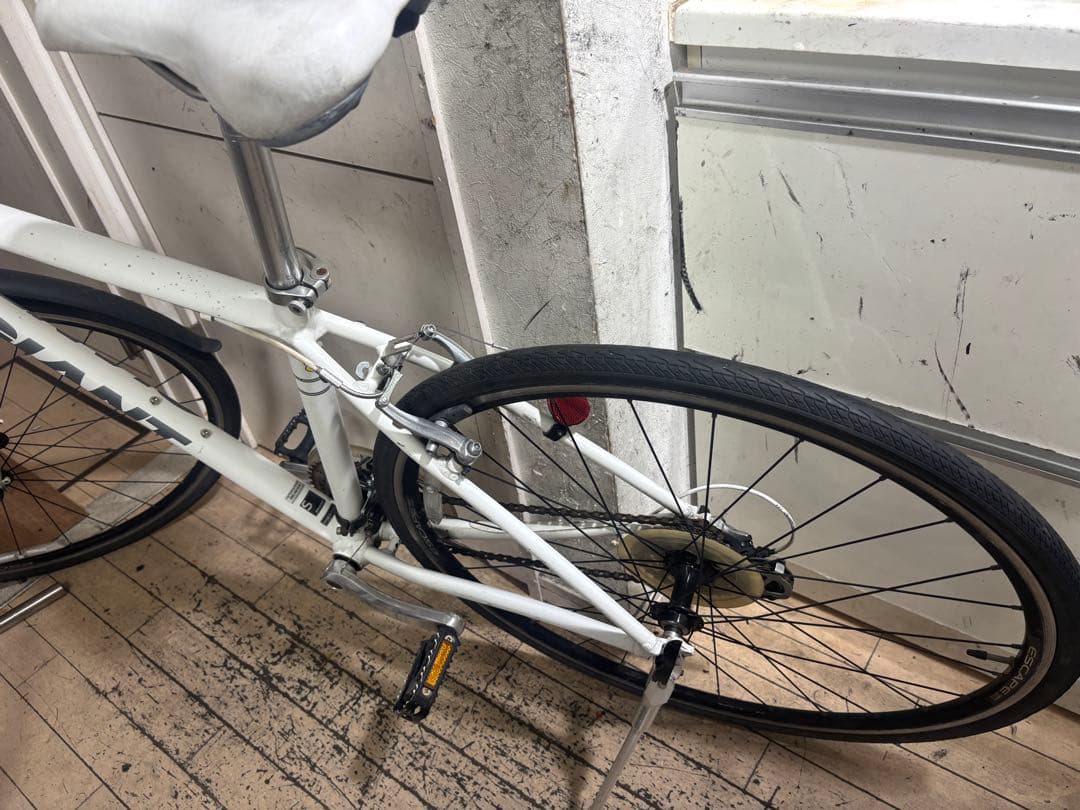 Giant Escape ジャイアント　クロスバイク ホワイト