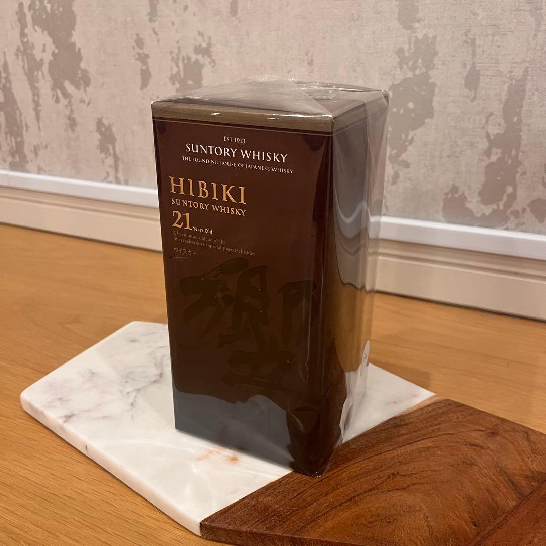 SUNTORY(サントリー)響21年 700ml 箱付き